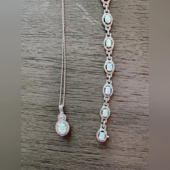 Opal and white sapphire Necklace/Bracelet set - Picture 5 of 11